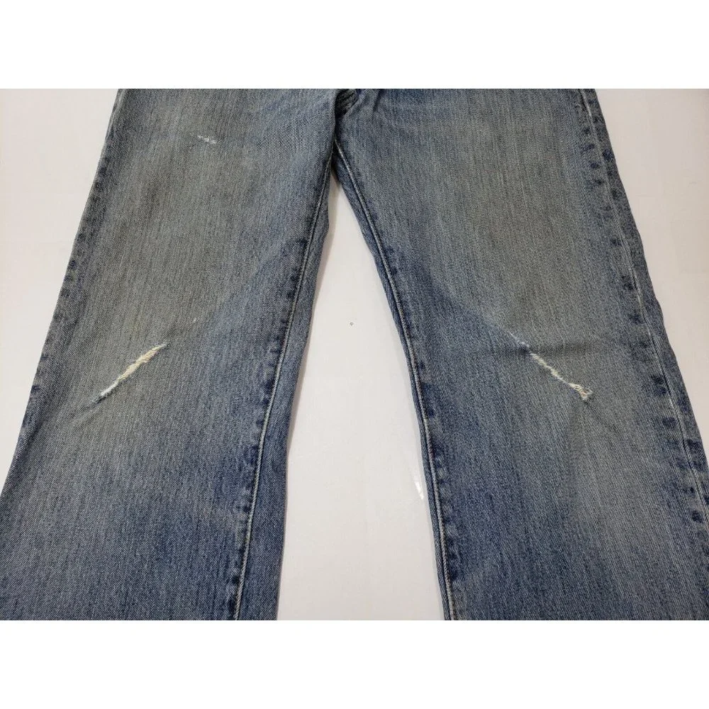 Levis 501 Mens Jeans Straight Leg Button Fly Light Wash Distressed Size 33x32 - Picture 4 of 10